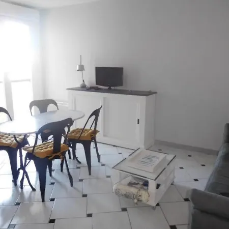 Studio Les Sables-D'Olonne, 1 Piece, 2 Personnes - Fr-1-197-459 * Les Sables-dʼOlonne